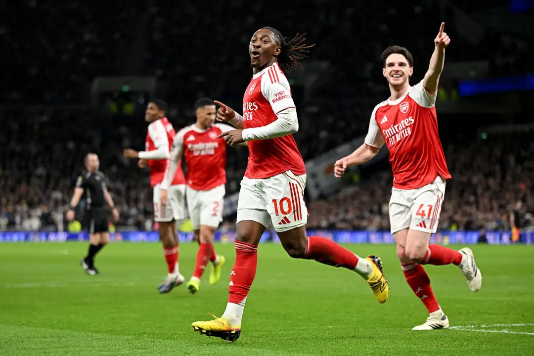 热刺1比4阿森纳4-1！哲凯赖什双响，1.3亿球星伤退，阿森纳大胜死敌，领先曼城