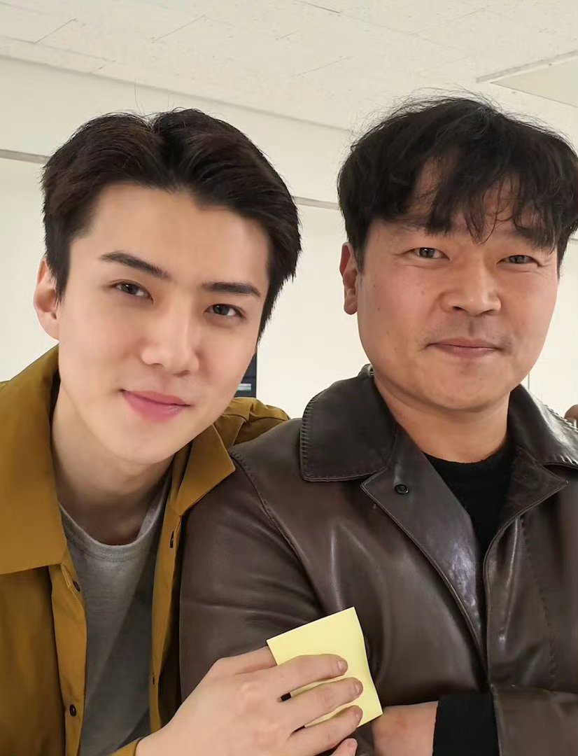 吴世勋减重十斤吴世勋瘦了10斤2023年吴世勋旧照公开！好可爱吴世勋