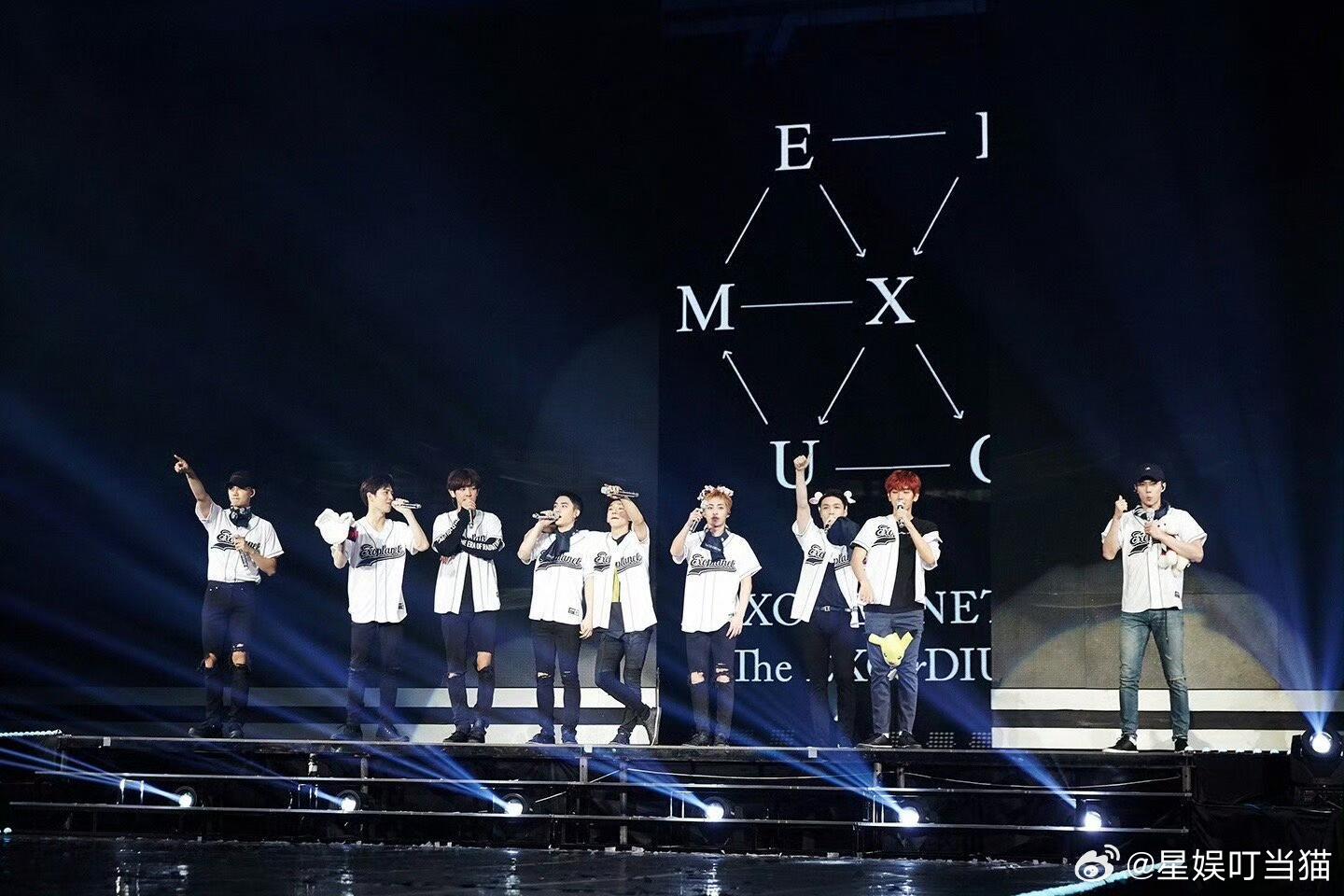 EXO上次九人巡演还是9年前 原来我的快乐已经消失了9年了 ​​​