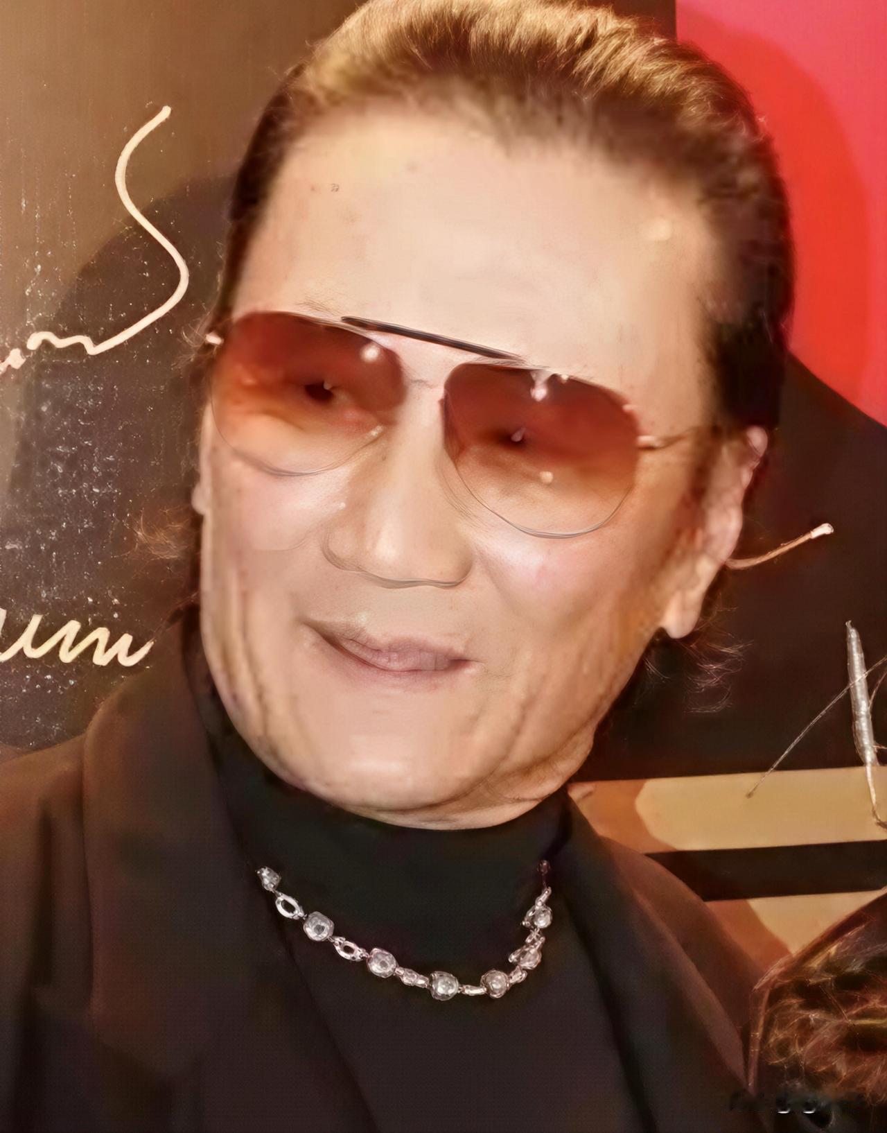谢贤生前总戏说自己是“80后”，这个老80后今天离世了，本以为他能从容的走过80