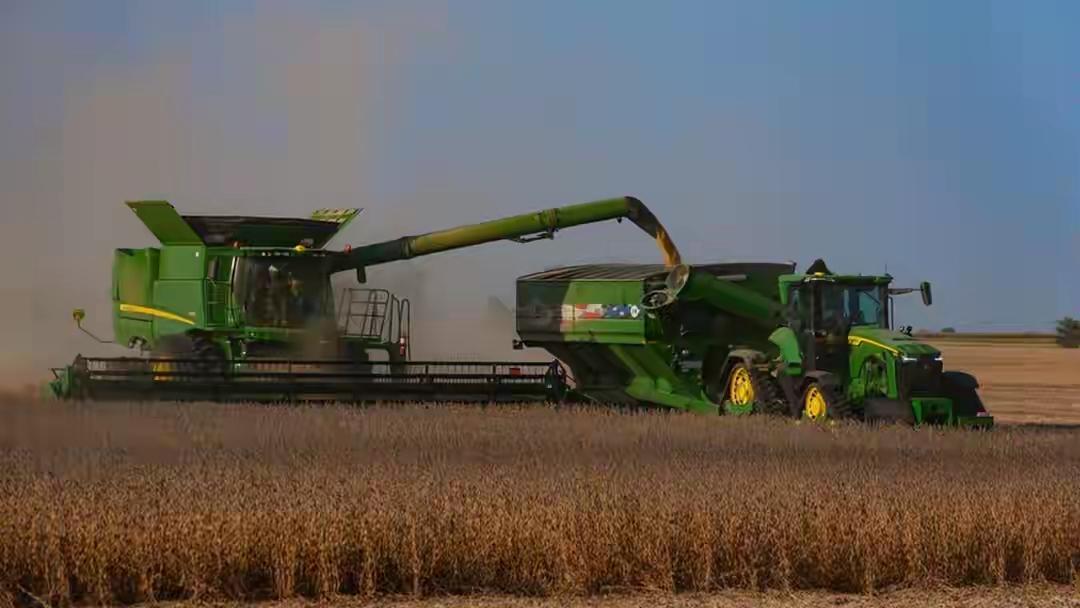 特朗普敲定访华！连退三步送“大礼”，中方态度亮了
 
特朗普访华日期基本敲定，美