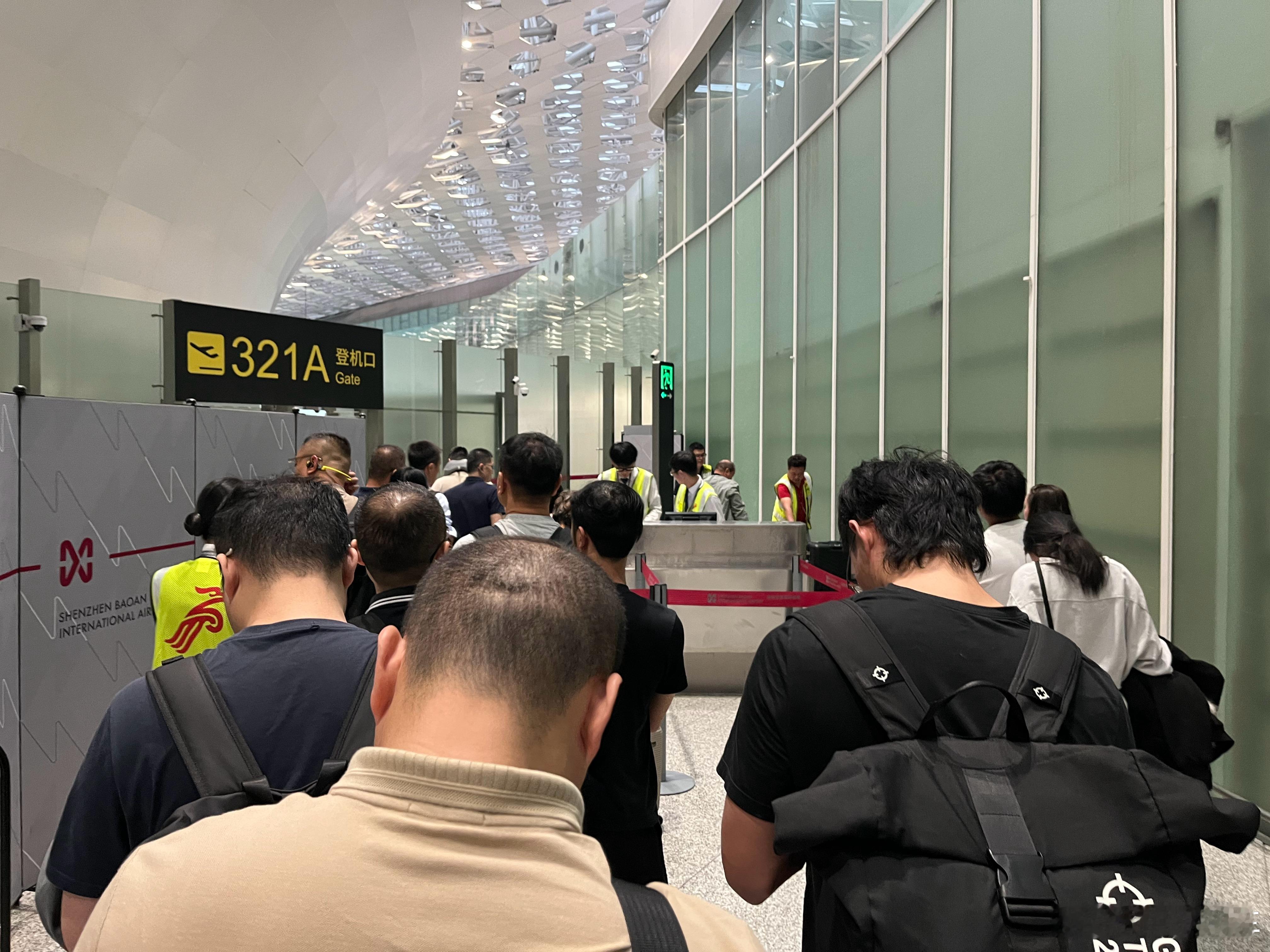 深圳的早上是真的忙碌 深圳·深圳宝安国际机场