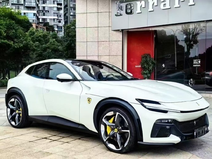 法拉利Purosangue 白蓝、现车、配色与配置，绝绝子 ​​​