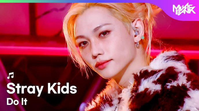 毫无意外的stray kids 团体舞台也是李龙馥封面 