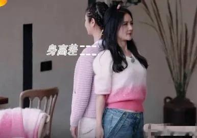 谢娜说：“我身高比你高。”林心如：“你是认真的吗？要不我们来比一比！” ​​​