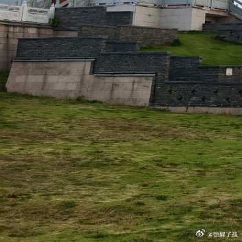 生活是公平的，哪怕吃了很多苦，只要你坚持下去，一定会有收获，即使最后失败了，你也