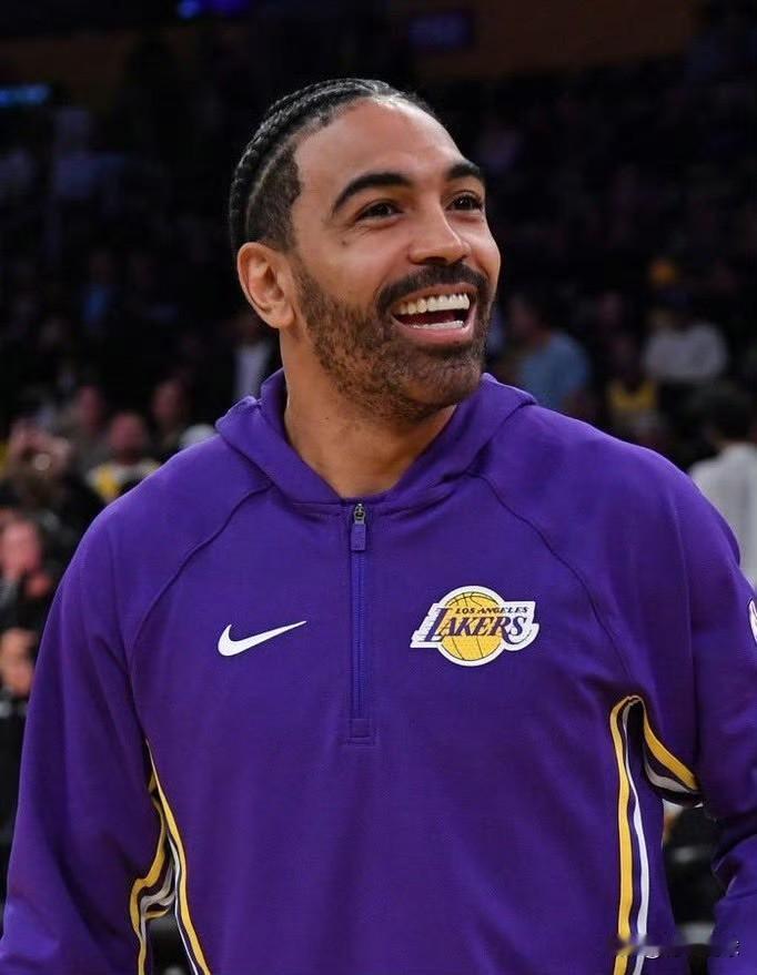 文森特被夸了！

今天凌晨，湖人队将文森特和一个次轮选秀权送至老鹰队，得到射手肯