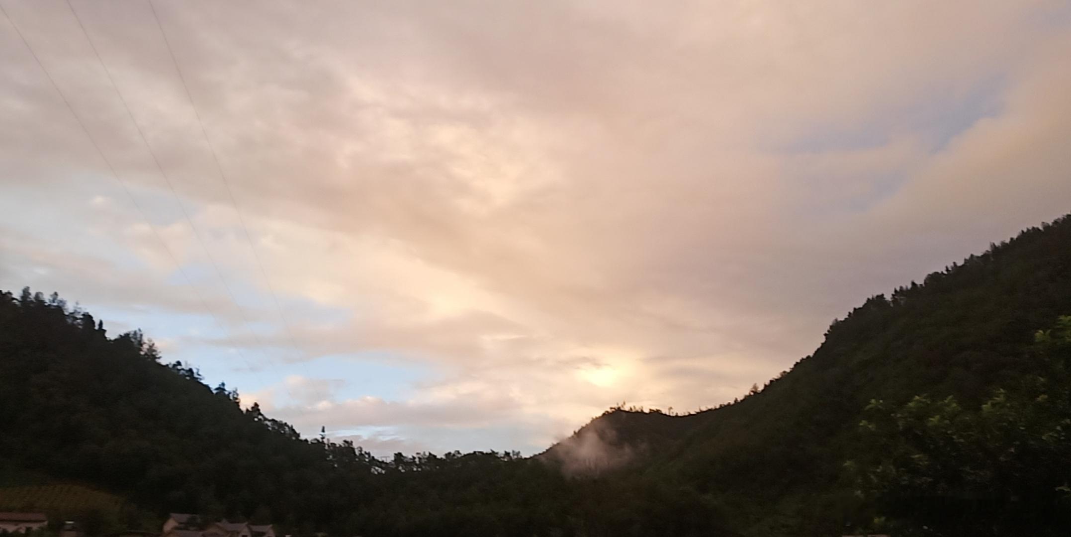 艺起爱信箱 分享一个风景照，不一样的天空～