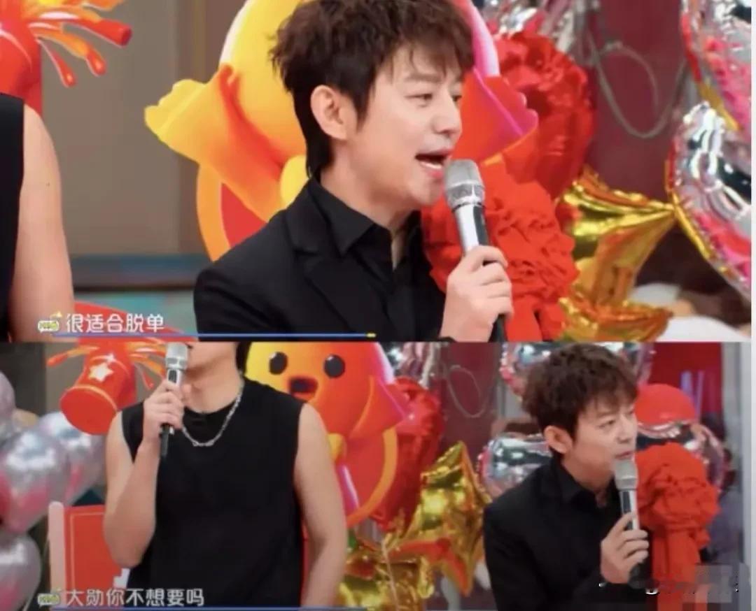 何炅一句话，把“魏大勋秦岚分手”送上了热搜。节目里何老师拿着“脱单神器”问魏大勋