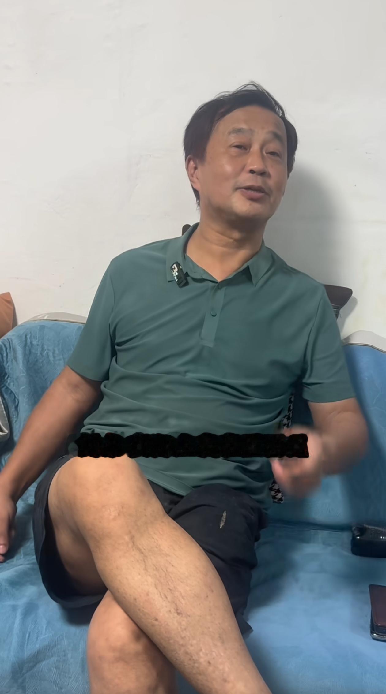 沈巍的思路着实与众不同，他说等自己把房子敲定下来，让人在外头贴一张封条，实则他本