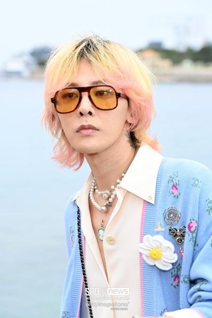   6月6日，韩国YG娱乐发布消息，表示与G-Dragon（权志龙）的专属合约到