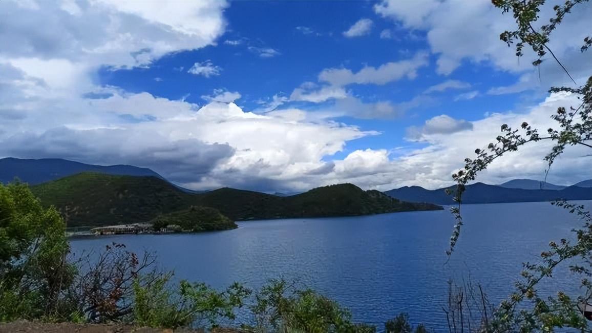 实录：中年夫妻的情伤，很痛很痛。
作为一个中年女人，我最在意的是孩子和老公，其他