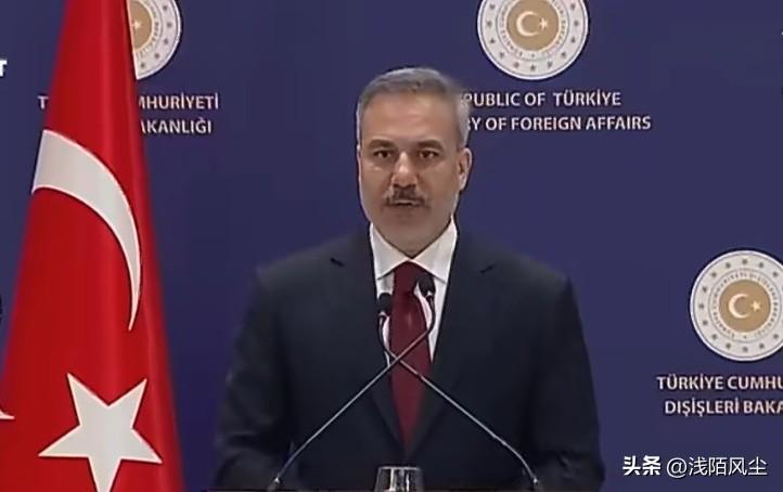 土耳其外交部长菲丹在谈及伊朗问题时表示，当前存在一种关键的混淆，伊朗民众因经济和