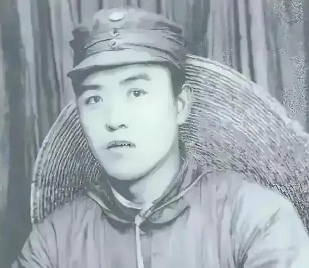 不存在运送 13 万两黄金前往延安的经历，他曾护送巨额经费维系地下党组织运转，早