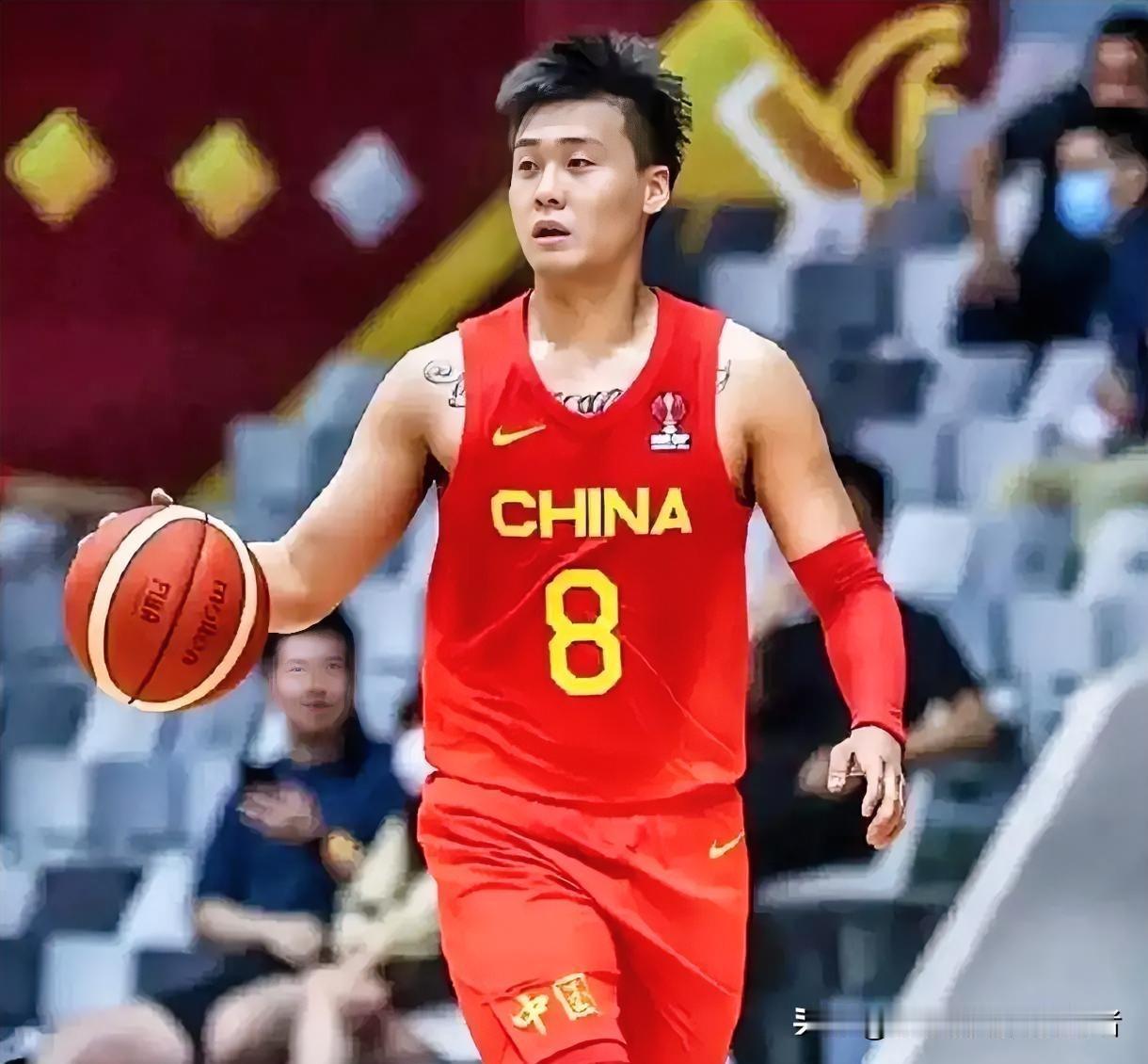 中国男篮出征世预赛，若重新挑选球员，你会选哪些球员来对阵韩国男篮呢？下面这套首发