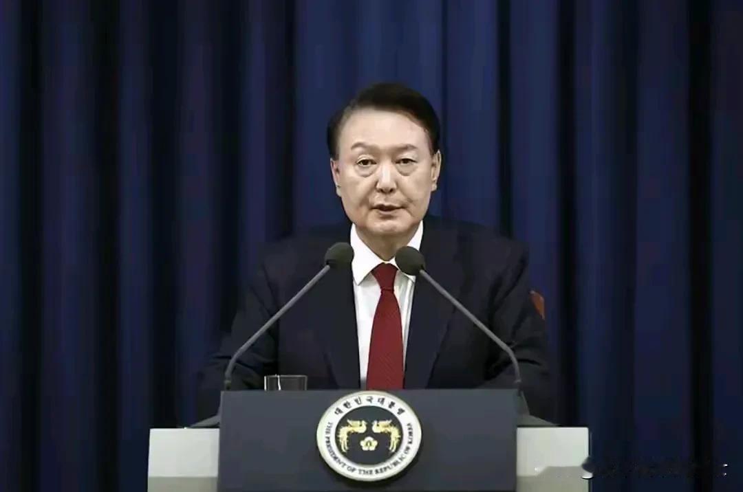 韩国国防部长官金龙显已正式向总统尹锡悦递交辞呈，与此同时，韩国六大在野党亦联合行