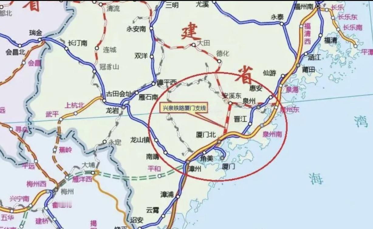 厦安铁路与兴泉铁路已对接（安溪东站：2台4线），止于厦门枢纽前场站（货车进前场，