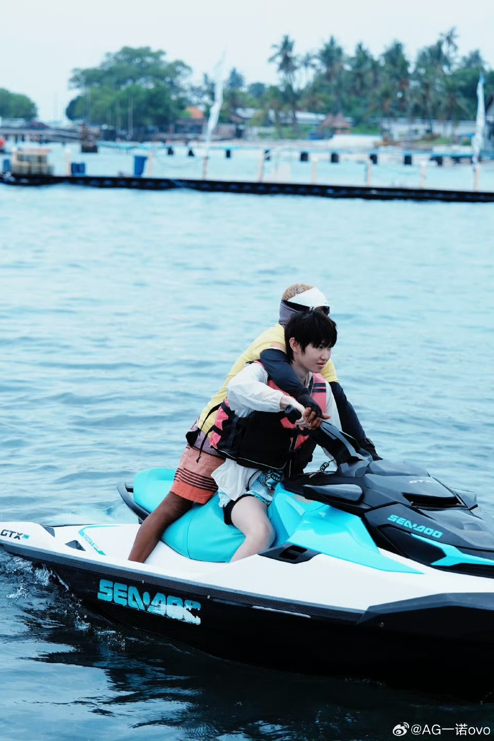 一诺假期结束一诺愉快的假期愉快的假期结束了，什么时候直播啊 