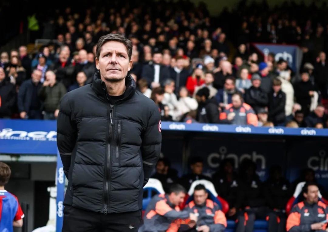 格拉斯纳在新闻发布会上大发雷霆，水晶宫主帅对俱乐部出售格伊的决定公开表达了不满。