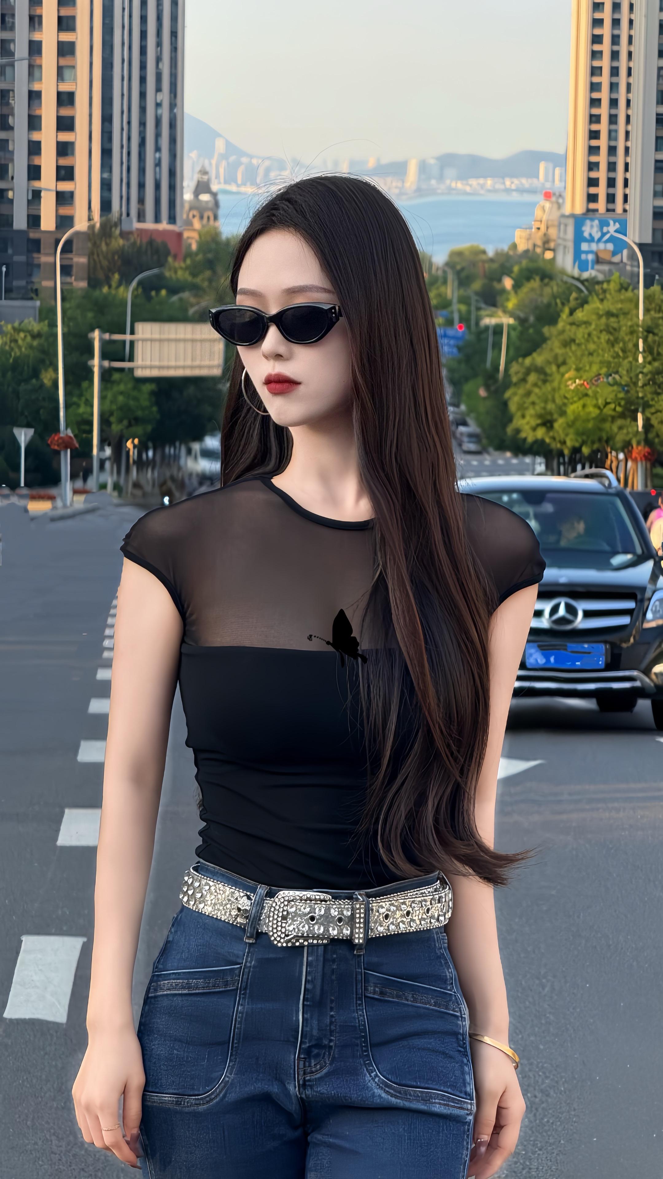 化个妆穿个性感一点的衣服 看着就不像好女孩了 那我给你一杯喜之郎 你看...