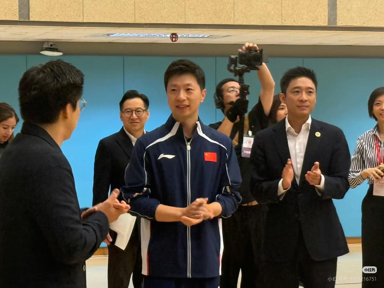 马龙能成为六边形战士，他说最感谢的是刘国梁的画饼。
2016年里约奥运会马龙取得