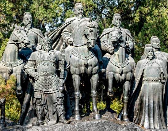 李世民：大唐第一“卷皇帝”，杀兄逼父上位，凭啥成了千古一帝？