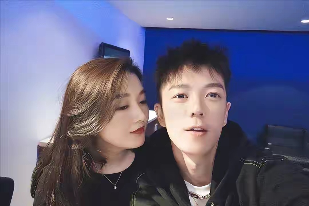 王栎鑫曝光新恋情，网友说可惜了，吴雅婷复婚无望，为啥要复婚啊？苦还没吃够吗？人家