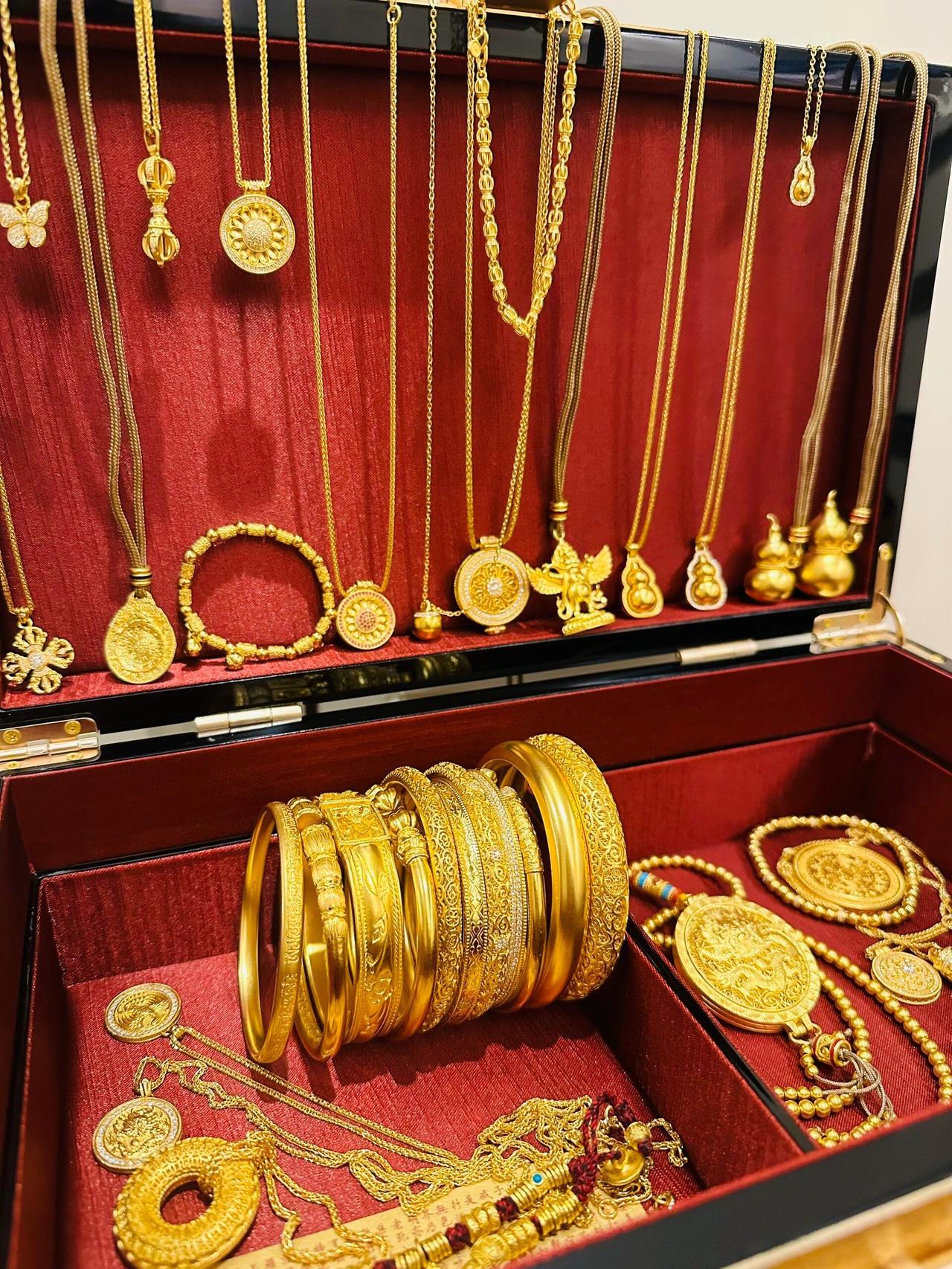 莫迪喊话“别买黄金”，印度这是怎么了？
就在最近几天，印度发生了一件挺魔幻的事。