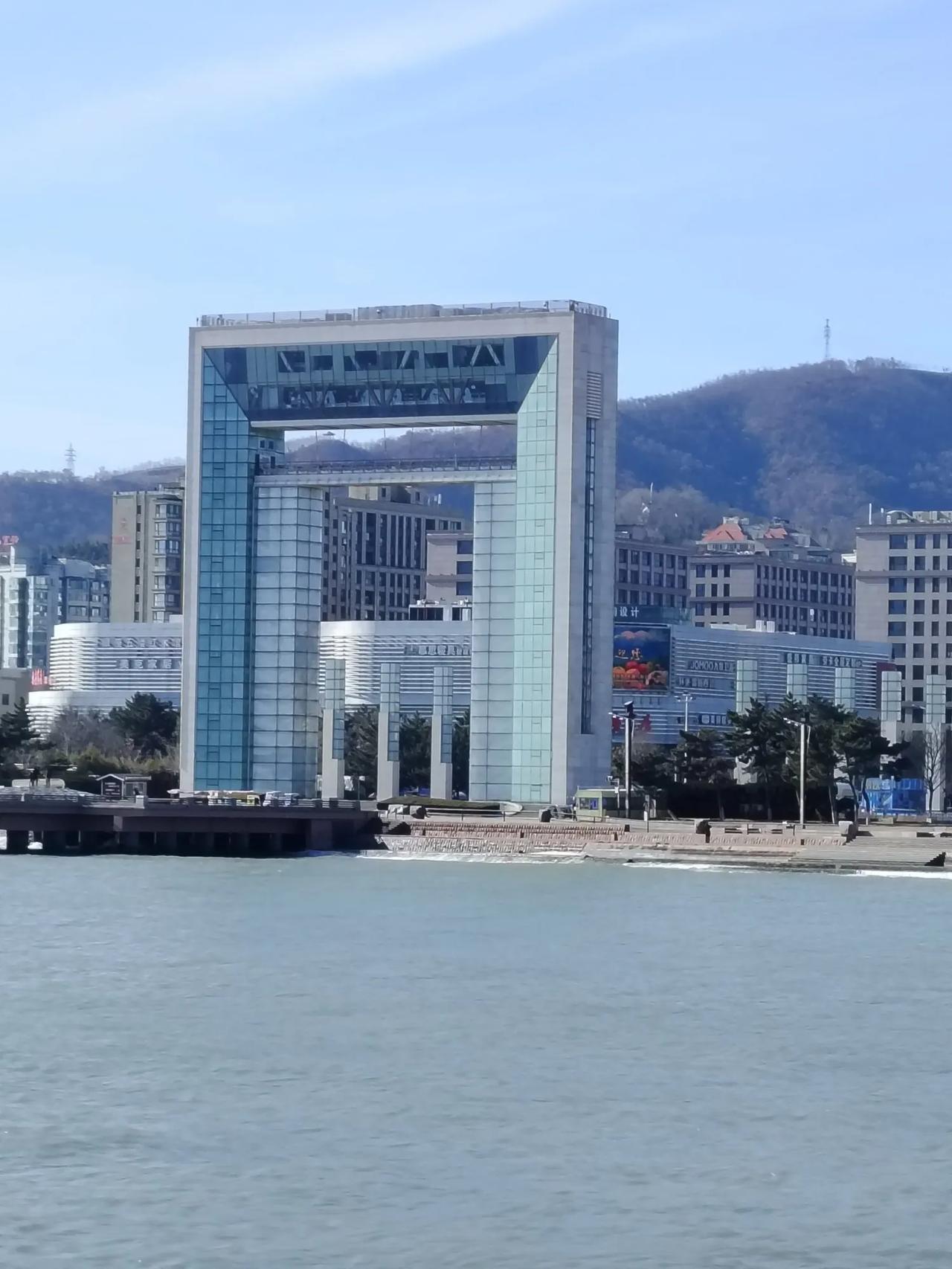 威海人称其为：气杠（缸）。