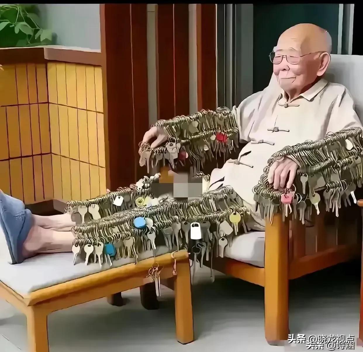 新疆和田玉的缺点排序如下。其一为棉，其二是脏，其三乃绺裂，其四是染色！