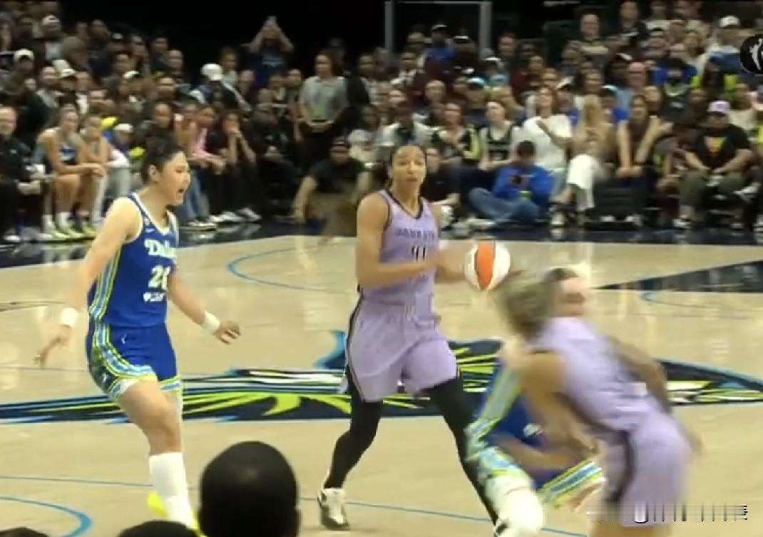 WNBA常规赛战报，李月汝下半场替补8分钟贡献7分3篮板，飞翼主场不敌女武神！北