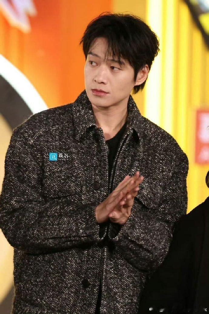 魏大勋唱青春修炼手册魏大勋清唱青春修炼手册听魏大勋清唱青春修炼手册太享受，声线温