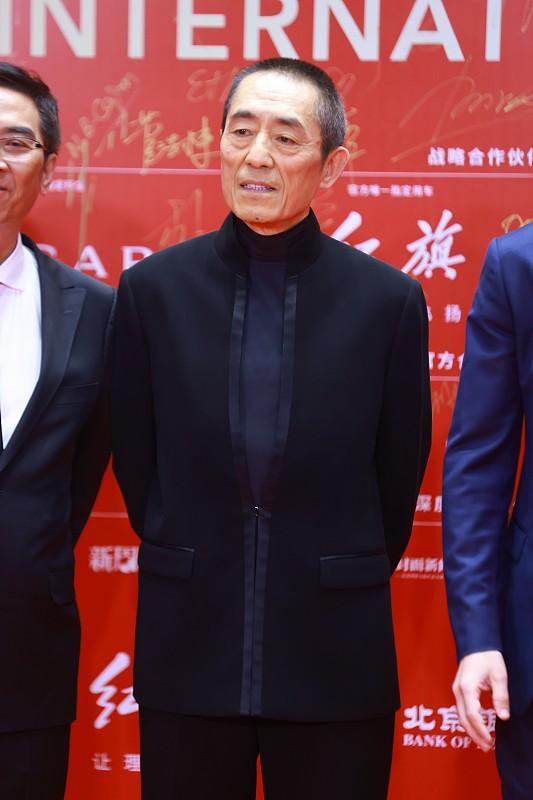 演艺圈的喧嚣从未停歇，但总有一些离别的时刻能瞬间穿透浮躁，直抵人心深处。8月10