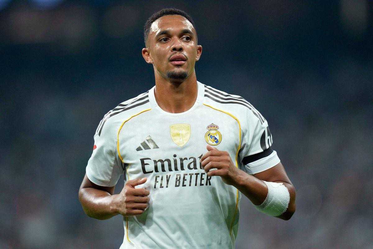 邮报：阿诺德逐渐适应皇马，利物浦球迷或许不愿承认想念他《每日邮报》指出，阿诺德从