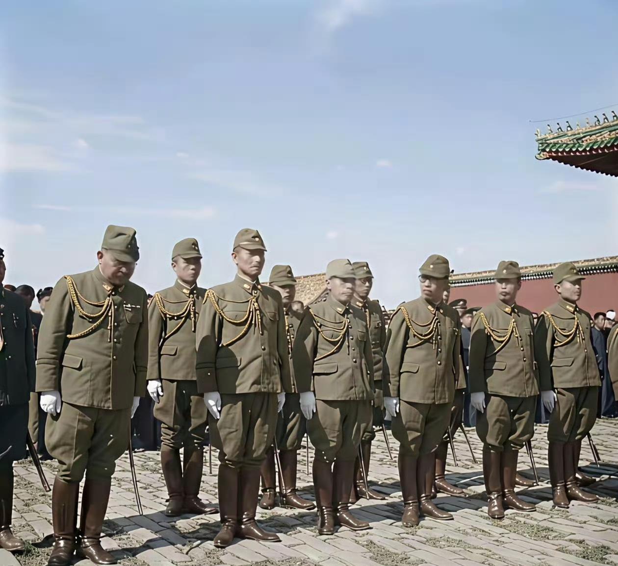 20万北平人挤爆故宫！1945年这25分钟，让侵略者低头
 
1945年10月1