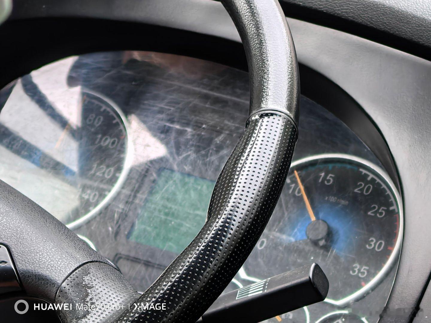 大排量多缸柴油发动机太美妙了。今天坐了台宇通大巴，柴油发动机。2500转的红区。