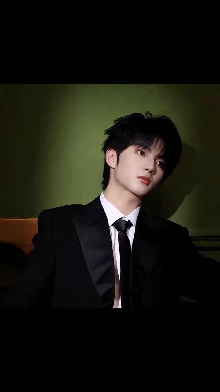 穆祉丞争气！他的优秀我们都看在眼里，是啊，走得每一步都很稳都算数，这个大男孩未来