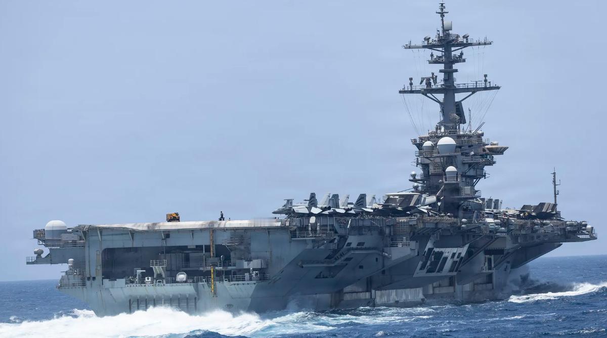 美国海军账面上有11艘核动力航母，排场拉得挺满，可真正能拉出去干活的满打满算就剩