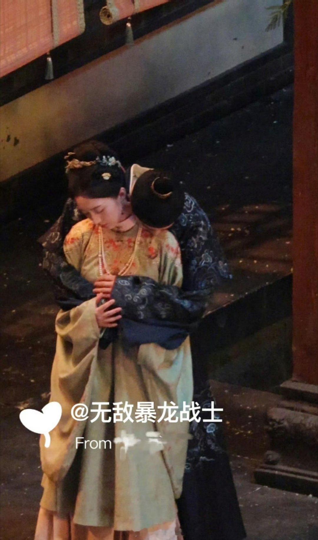丁禹兮和邓恩熙主演的《花开锦绣》，背后拥抱图来了，这部剧拍摄了好久了，路透出来的