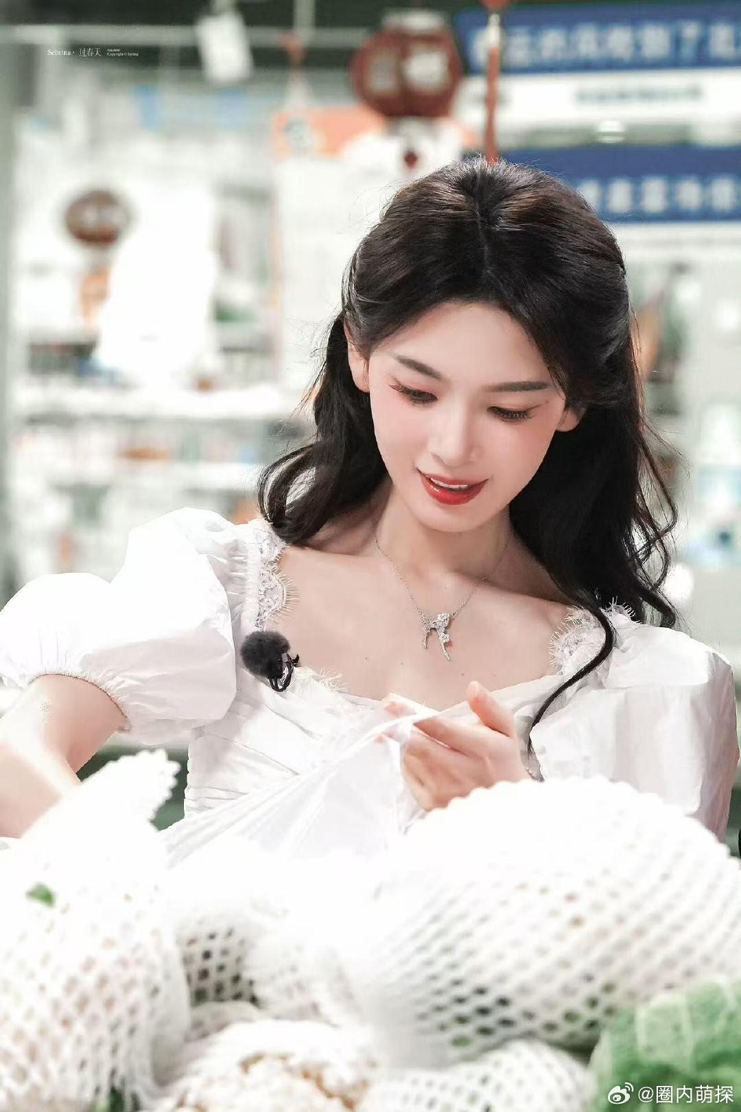 陈瑶对粉丝好长情陈瑶吸粉《我家那闺女》才开播两天，陈瑶就凭性格圈粉，旧粉丝礼物细
