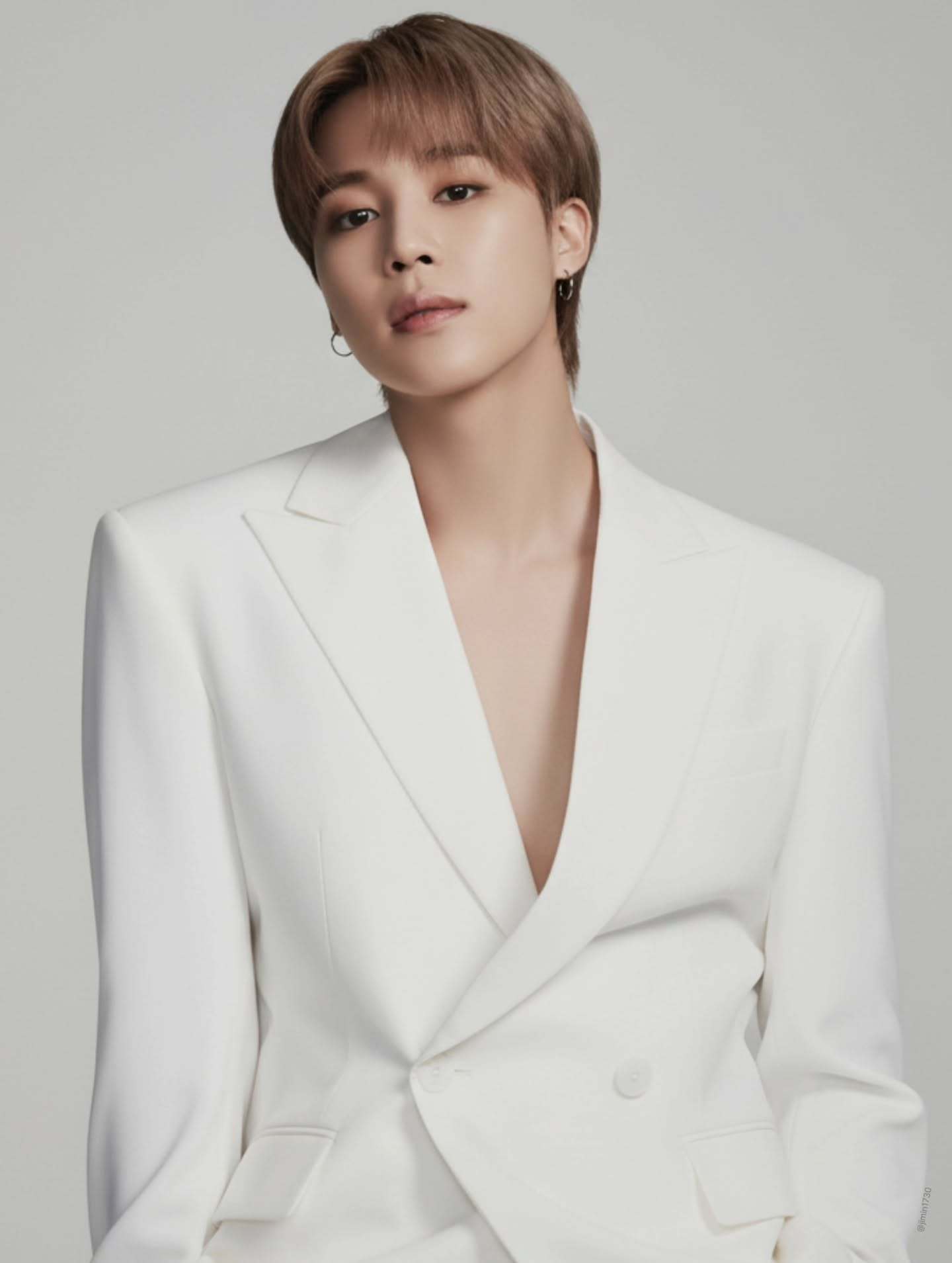 朴智旻 × LADORPARK JIMIN 出任韩国专业护发品牌 LADOR 全