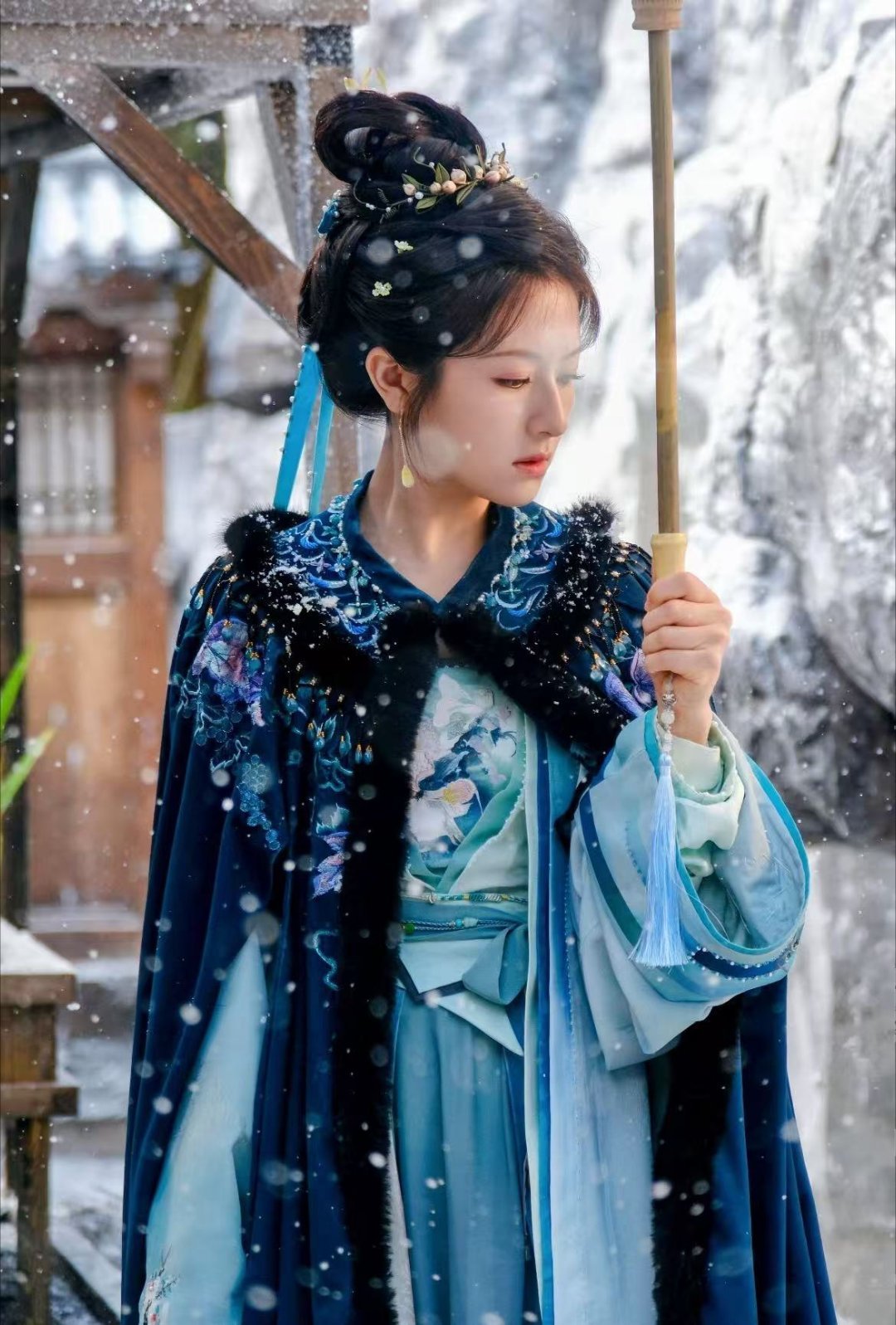 李兰迪就这样一直演大女主吧 从余周周到现在的秦莞，李兰迪一直在进步，绝啦 ​​​