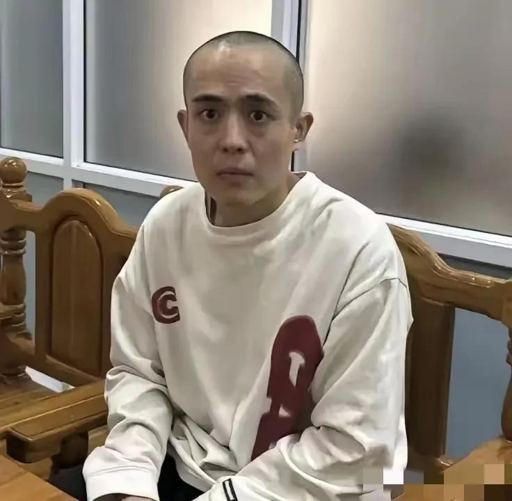不懂就问，为什么王星失联了，
这么快就被剃了光头？