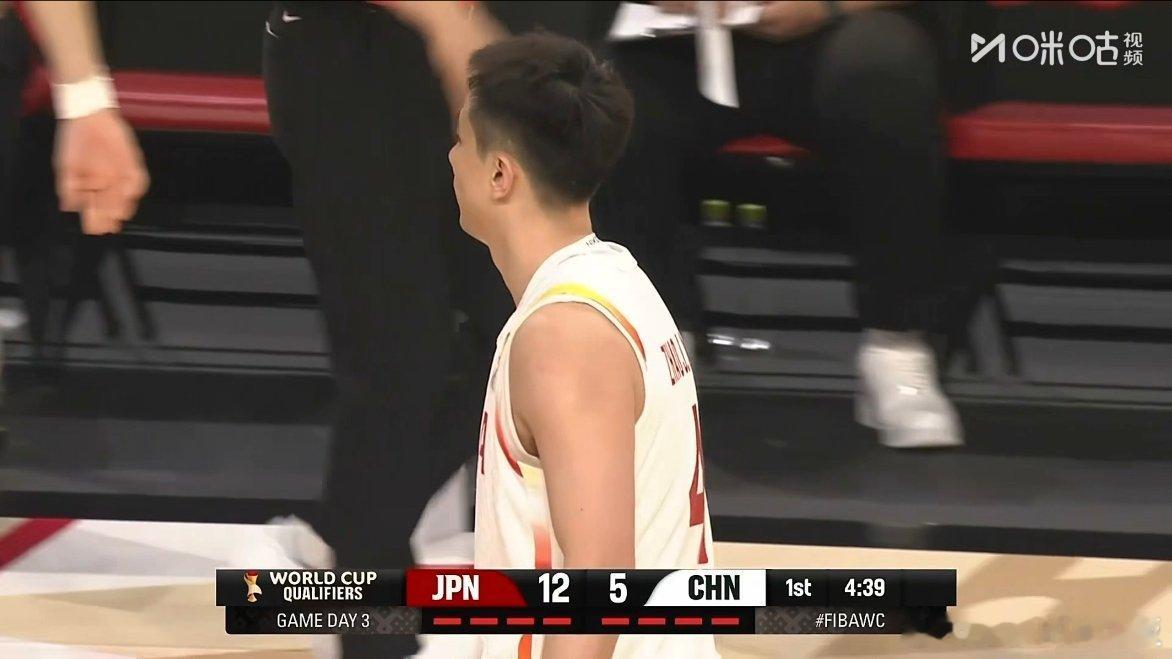 得分真艰难啊中国男篮vs日本男篮