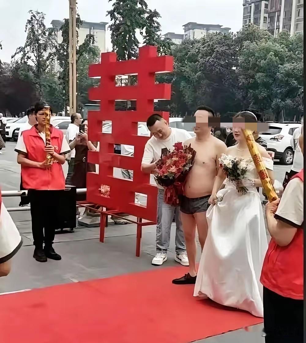 庸俗的东西该治理治理！婚闹已经超出了喜庆本身！各地奇葩婚闹不断，有些闹出了矛盾，