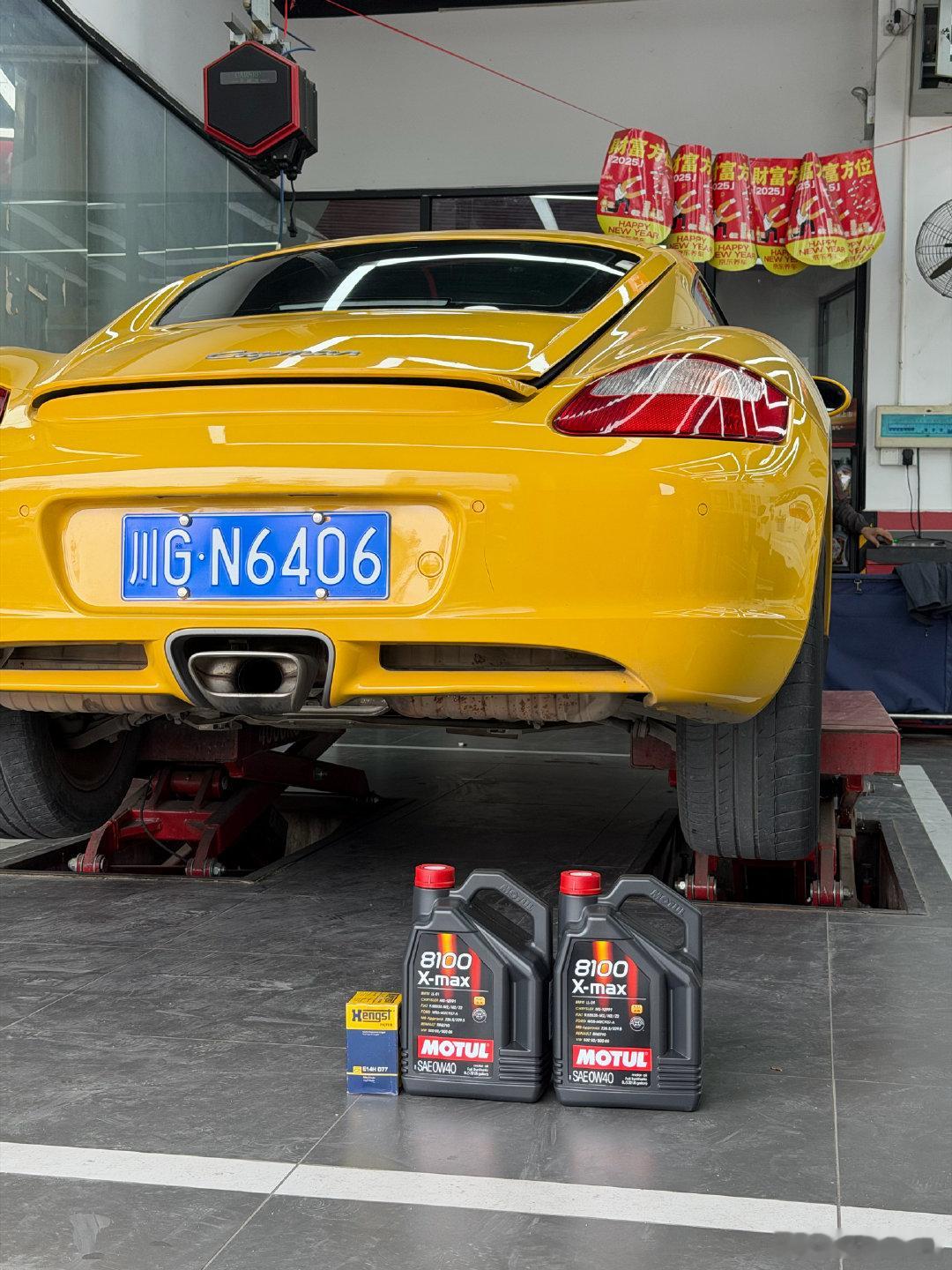 之前以为保时捷中置引擎水平对置会因为布局导致维护不便，但发现987.1这部M97