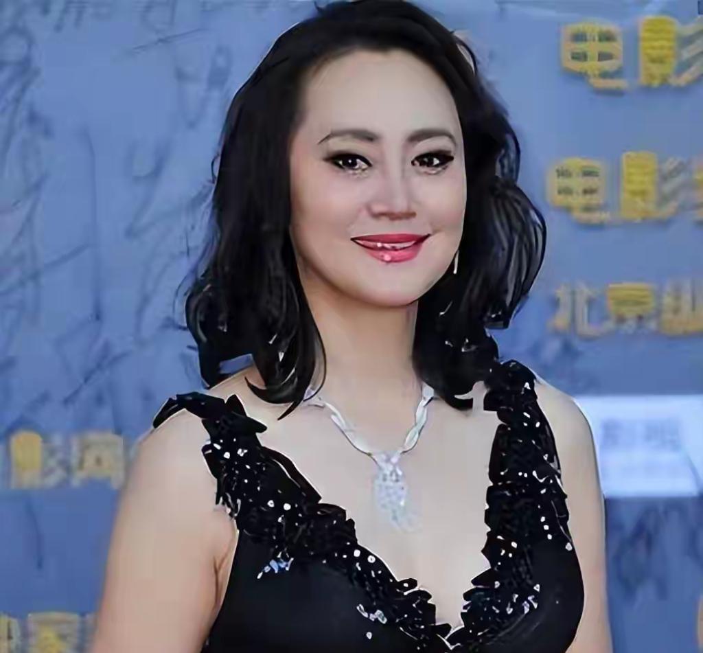 大宋佳，曾因感情选择饱受争议：丈夫重病时离婚，与导演于敏分手，55岁再嫁比利时富