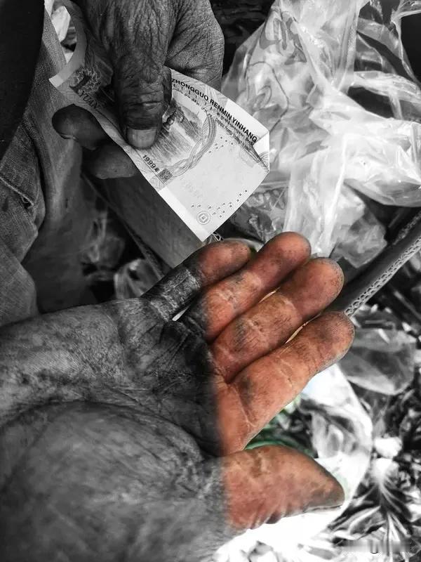 懒和穷哪个更可怕？我觉得懒更可怕。穷只是暂时的困境，兜里没钱，生活窘迫，但只要肯