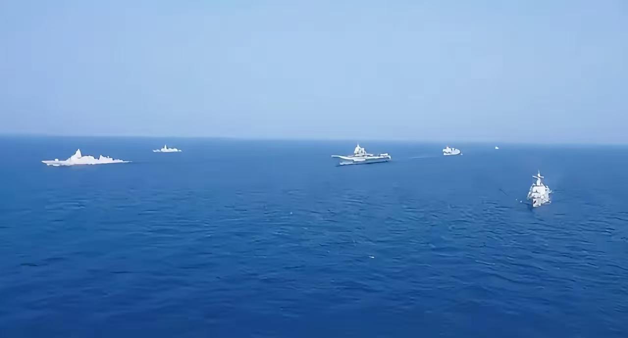 中印尼台岛以东联合演练！台海大势已定，岛内民众彻底看清现实
 
中国与印度尼西亚