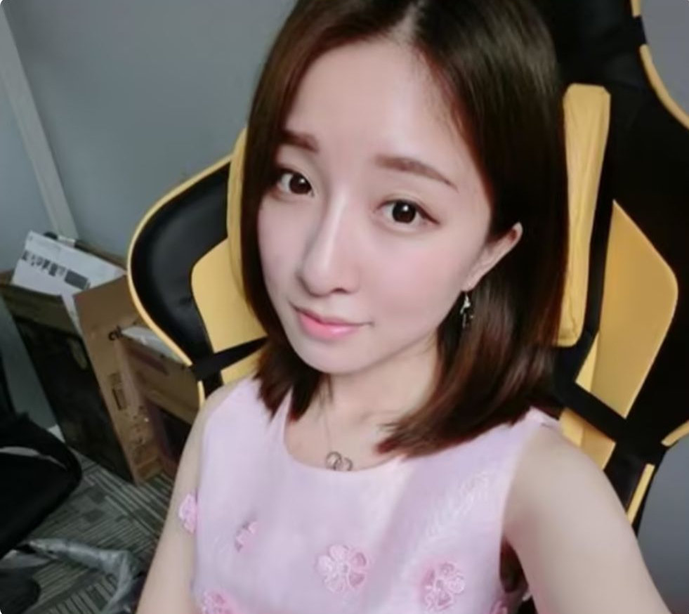 知名DOTA2选手官宣结婚，新娘是中国女主持，结束了多年的爱情长跑 